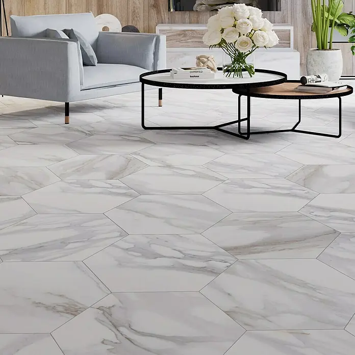 Feinsteinzeugfliese Hexagon Apuan Bianco - 56 x 49 cm, Weiß, Matt - Elegante sechseckige Bodenfliesen mit Marmoroptik. Die Fliesen verleihen jedem Raum eine moderne und stilvolle Note.