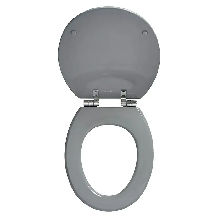 Bemis WC-Sitz Cottage - Holz, Grau, Mit Absenkautomatik - Grauer Toilettensitz mit geöffnetem Deckel und Chromscharnieren. Ideal für jedes Badezimmer, das Komfort und Hygiene sucht.
