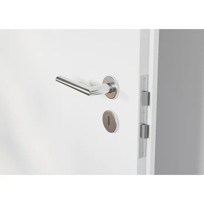 Hoppe WC-Drückergarnitur Stockholm - Stärke Tür: 37 mm - 42 mm, Edelstahl, Buntbart - Eine Nahaufnahme einer modernen weißen Tür mit einem eleganten, silbernen Türgriff und Schlüsselloch, die einen minimalistischen Stil betont.
