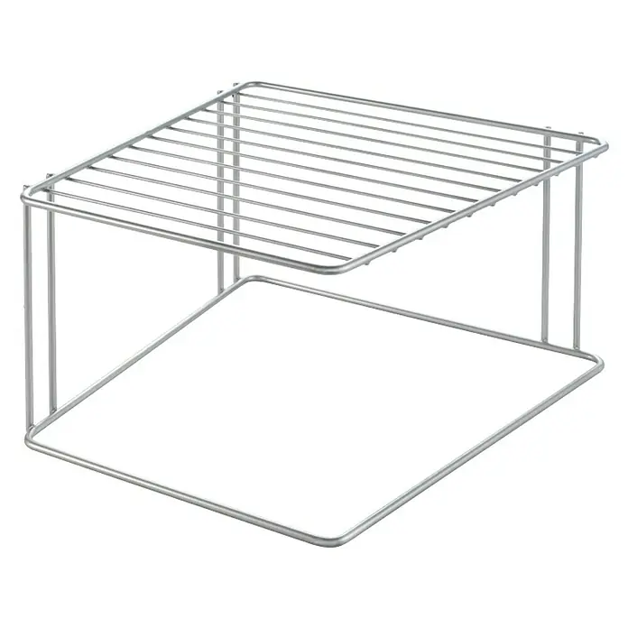 Metaltex Eckschrank-Einsatz Boxe - Silber, L x B x H: 25 x 25 x 15 cm, Metall - Das Bild zeigt ein silbernes Küchenregal aus Metall mit zwei Ebenen zur Aufbewahrung von Geschirr oder Lebensmitteln.