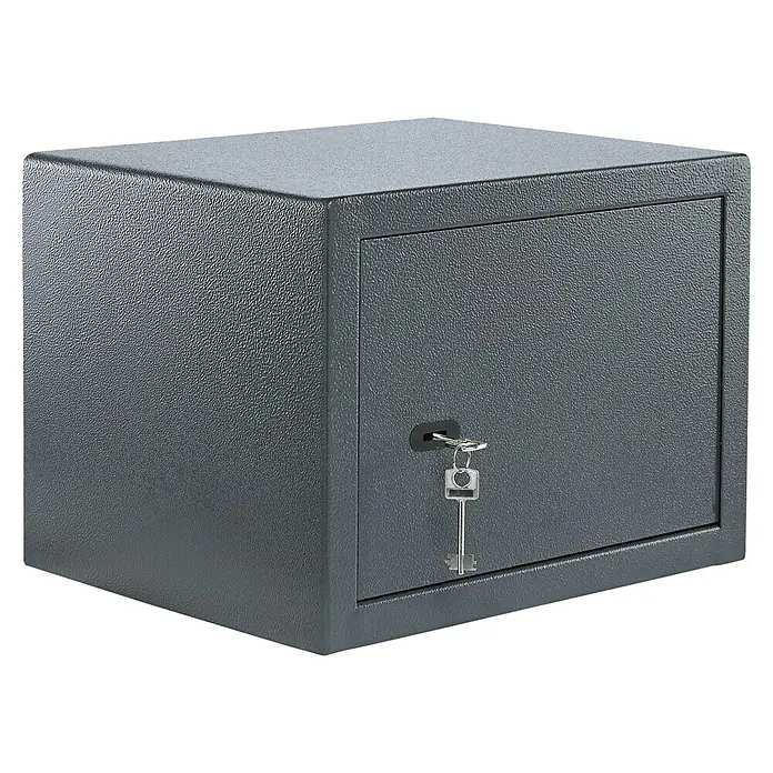 Burg-Wächter Möbeltresor PS 130K - L x B x H: 350 x 440 x 320 mm, Doppelbartschloss - Ein grauer Tresor mit einem Schlüssel im Schloss, der Sicherheit und Schutz für Wertsachen bietet.