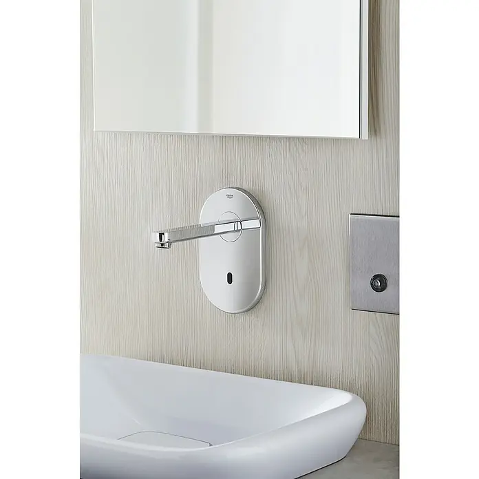 Grohe Euroeco Waschtischarmatur - Wandmontage, Chrom, Glänzend, Ausladung Armatur: 172 mm - Elegantes Badezimmer-Design mit einem modernen, berührungslosen Grohe-Wasserhahn und einem stilvollen Waschbecken.