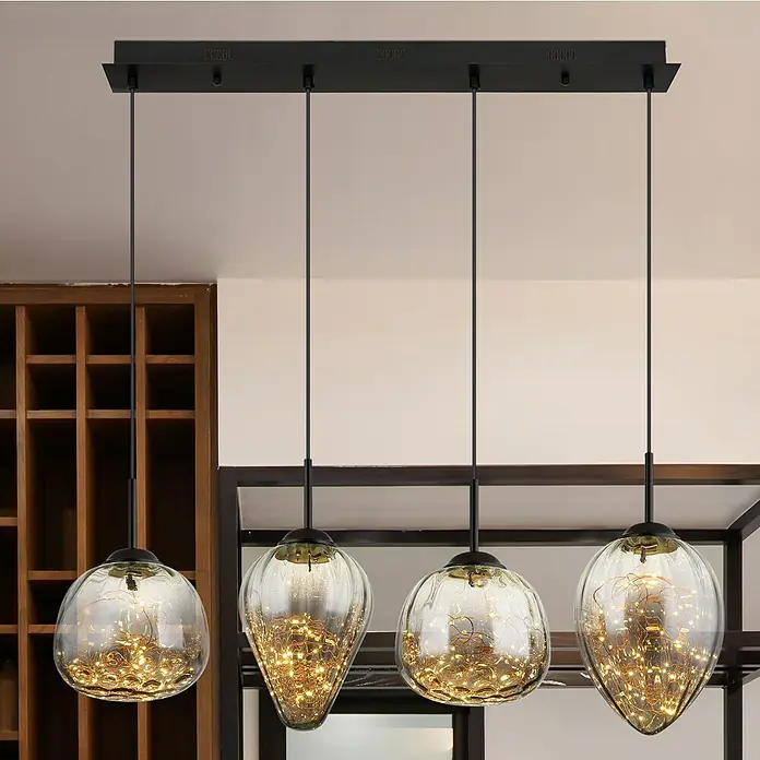 Globo LED-Pendelleuchte Firefly - 32 W, L x B x H: 91 x 20 x 120 cm, Rauch, Schwarz matt - Elegante Hängeleuchte mit vier unterschiedlich geformten Glasschirmen, gefüllt mit goldenen Akzenten, die ein warmes Licht verbreiten.