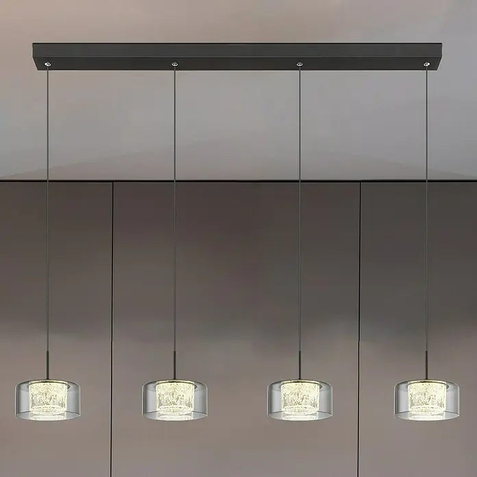 Globo LED-Pendelleuchte Fogsy - 32 W, L x B x H: 105 x 15 x 150 cm, Rauch, Schwarz matt - Moderne Pendelleuchte mit vier transparenten, zylindrischen Lampenschirmen, die ein warmes, einladendes Licht verbreiten.