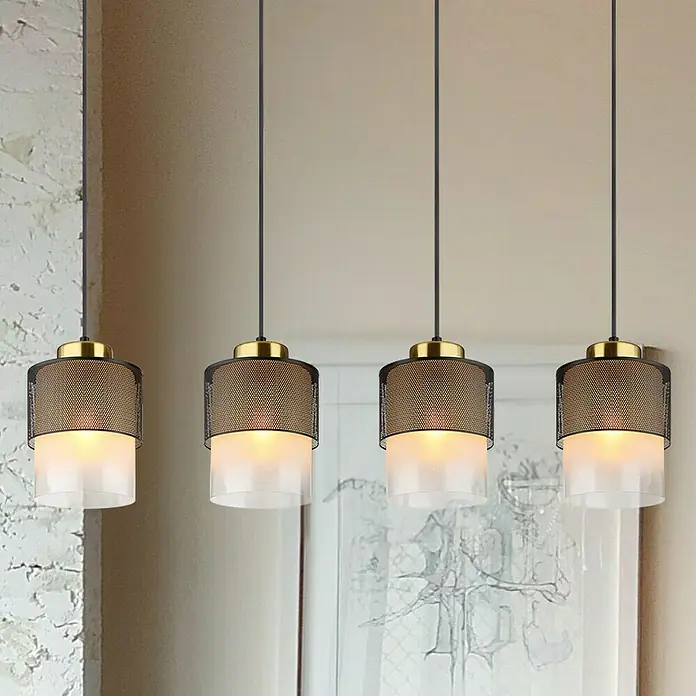 Globo Pendelleuchte Olga - 60 W, L x B x H: 91 x 16 x 120 cm, Rauch, Schwarz matt - Nahaufnahme einer modernen Pendelleuchte mit goldenen Akzenten und einem zylindrischen Lampenschirm.