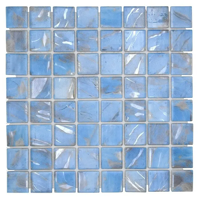 Mosaikfliese Quadrat Eco VP71382PUR - 31,6 x 31,6 cm, Glas, Hellblau, Glänzend - Quadratische, hellblaue Mosaikfliese mit marmorierten Akzenten für stilvolle Wand- und Bodengestaltung im Innenbereich.