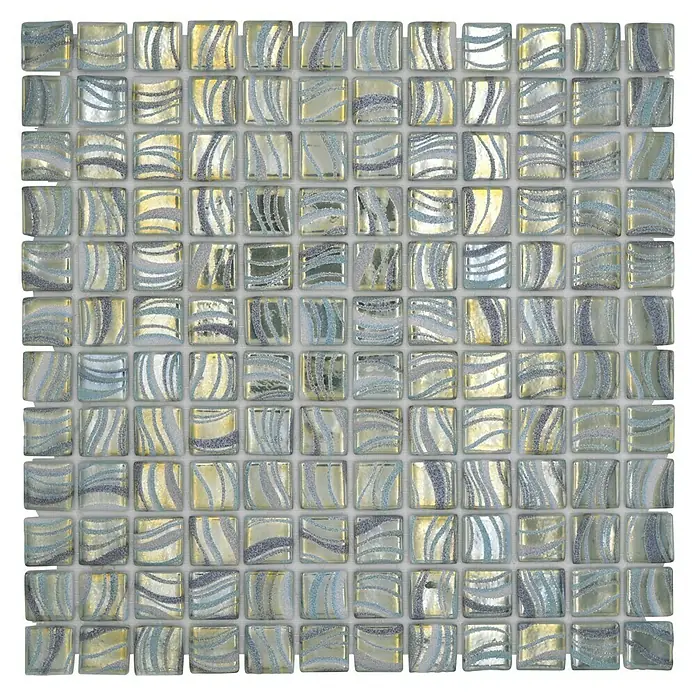Mosaikfliese Quadrat Eco VP78256PUR - 31,6 x 31,6 cm, Glas, Jade, Glänzend - Nahaufnahme von schimmernden quadratischen Mosaikfliesen mit einem gewellten Muster in Silber-, Gold- und Blautönen.