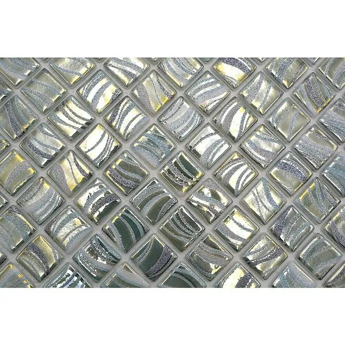 Mosaikfliese Quadrat Eco VP78256PUR - 31,6 x 31,6 cm, Glas, Jade, Glänzend - Detailaufnahme eines Mosaiks aus quadratischen, schimmernden Glasfliesen mit silbernen, geschwungenen Mustern. Ideal für elegante Wand- und Bodengestaltungen.