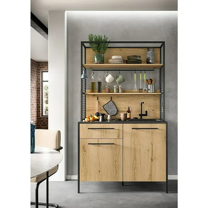 xonox.home Singleküche Design Eiche Grau - Breite: 114 cm, Authentic Oak, Ohne Elektrogeräte - Funktionale Küchenzeile mit Holzfronten und schwarzem Metallgestell, ausgestattet mit Regalen und Hängevorrichtungen für Küchenutensilien.