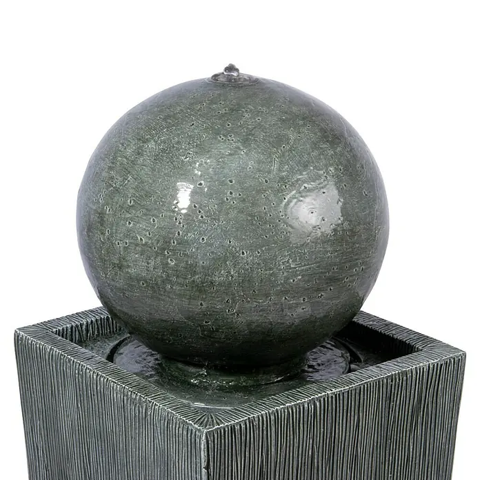 Dobar Standbrunnen Apollon + LED & Solar-Panel - L x B x H: 30 x 30 x 78,5 cm - Dekorative Zimmerbrunnen mit Kugelaufsatz und strukturierter Säule. Entspannendes Wasserspiel für Ihr Zuhause.