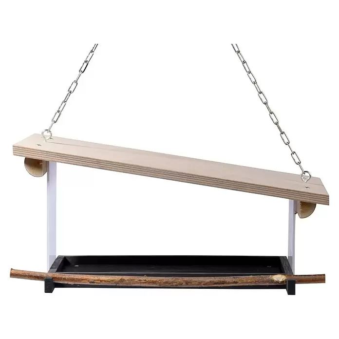 Dobar Vogelfutterhaus Futura II - 38 x 22 x 18 cm, Weiß, Holz - Hängendes Vogelhaus aus hellem Holz mit schwarzem Tablett, Holzsitzstange und silbernen Ketten.