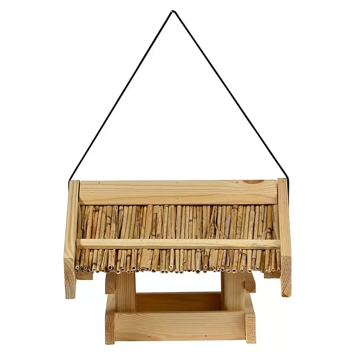Dobar Vogelhaus Torshavn - Holz, Natur - Hängendes Vogelhaus aus Holz mit Schilfdach und schwarzem Drahtbügel.