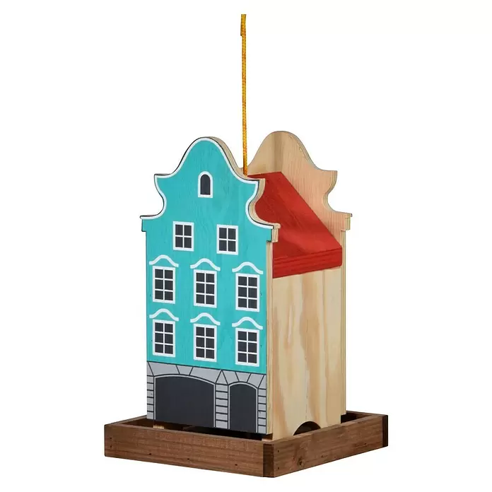 Dobar Vogelfutterhaus Aasee - 19 x 19 x 30 cm, Blau, Holz - Hölzernes Vogelhäuschen in Form eines blauen Hauses mit rotem Dach, bemalten Fenstern und gelber Aufhängeschnur.
