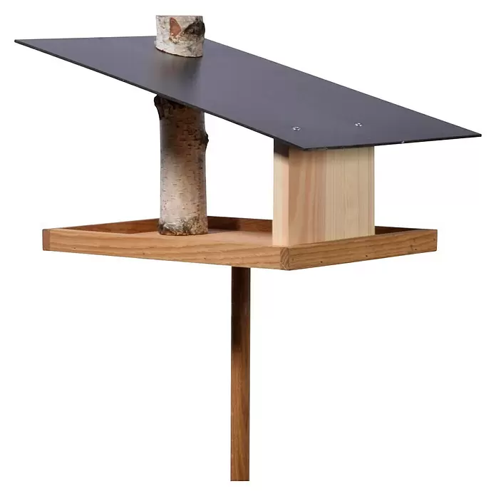Dobar Vogelfutterhaus Futura - 35 x 24 x 22 cm, Schwarz/ Braun/ Natur, Holz - Modernes Vogelhaus mit schwarzem Schrägdach, Birkenholz-Akzent und Holzschale auf hohem Ständer.