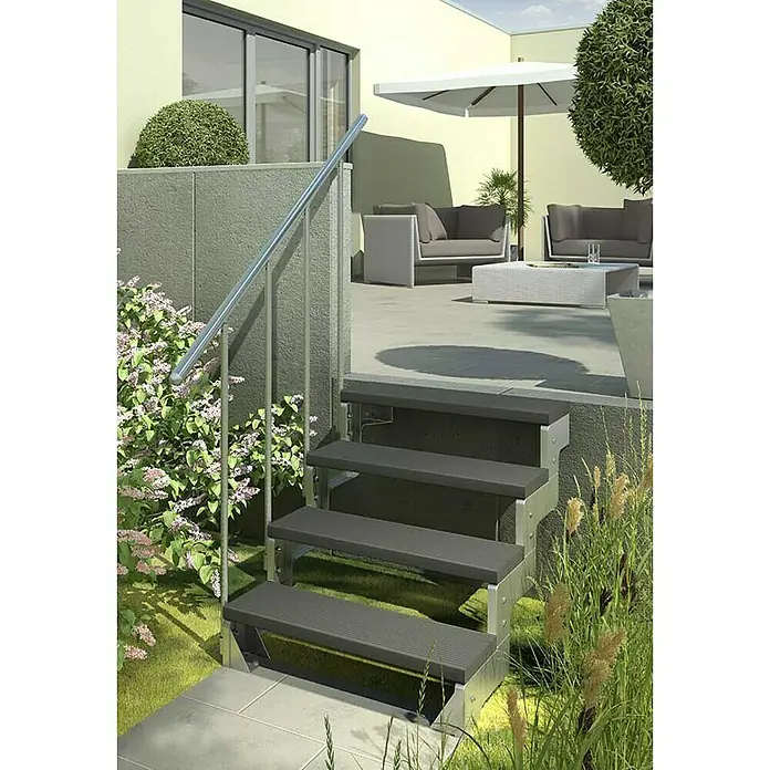 Dolle Treppenstufe - Trimaxstufe, Anthrazit, 80 x 22 cm, Passend für: Dolle Außentreppe Gardentop - Eine Außentreppe mit Metallgeländer führt zu einer Terrasse mit Gartenmöbeln. Die Treppe ist aus robustem, witterungsbeständigem Material gefertigt.