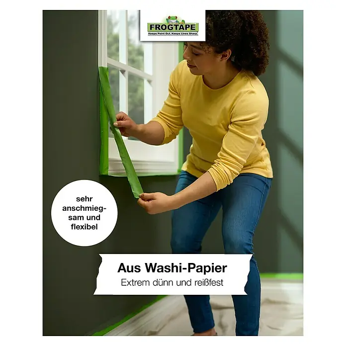 Frogtape Kreativklebeband Multi-Surface - 41,1 m x 36 mm, Grün, 1 -tlg. - Frau bringt Frogtape Washi-Papier Malerkrepp an einem Fensterrahmen an. Das Kreppband ist anschmiegsam und flexibel.