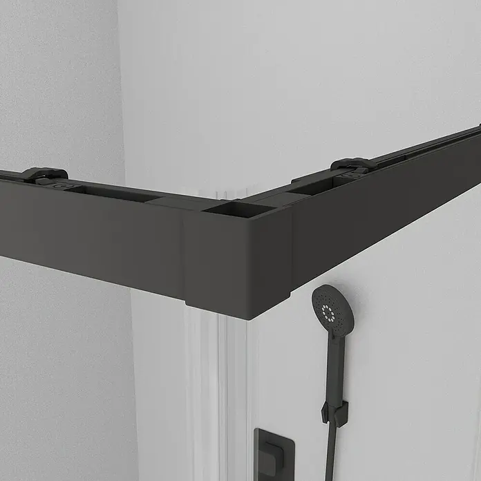 Camargue Mampara de ducha esquinera Aqua angular 1 lado - 70 x 195 cm, Negro - Primer plano de una cabina de ducha con marco negro y ducha de mano. Diseño de baño elegante con un toque moderno.