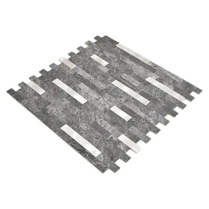 Selbstklebemosaik SAM 4IL22BS - 30 x 29 cm, Schwarz/Silber, Matt - Nahaufnahme einer stilvollen Mosaikfliese mit grauen Steinen und silbernen Akzenten, perfekt für moderne Innenräume.