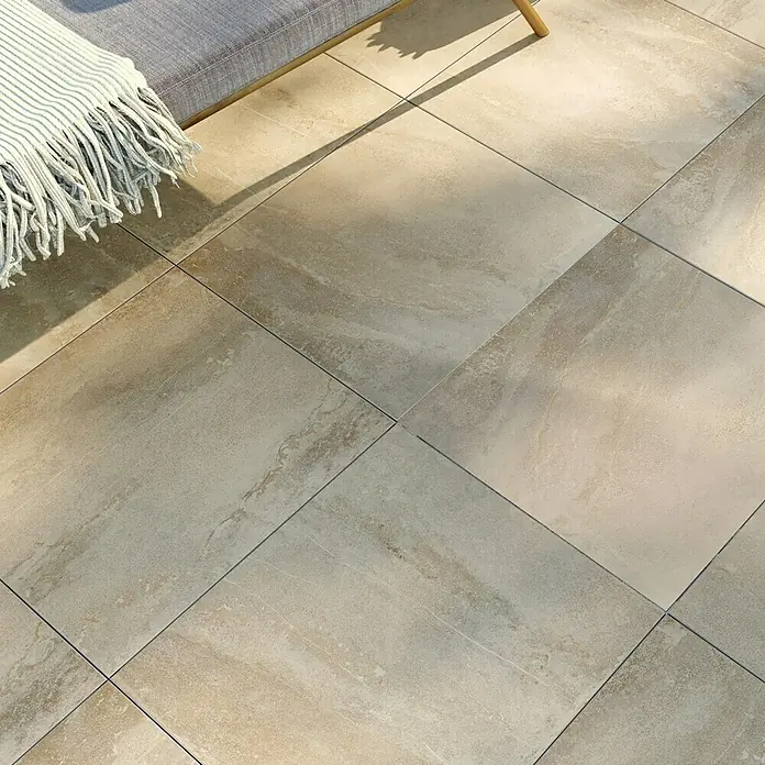 Terrassenfliese Aspen 2.0 - 60 x 60 x 2 cm, Beige, Matt - Großformatige Bodenfliesen in warmen Beigetönen mit einer dezenten Marmorierung sorgen für ein elegantes Ambiente.