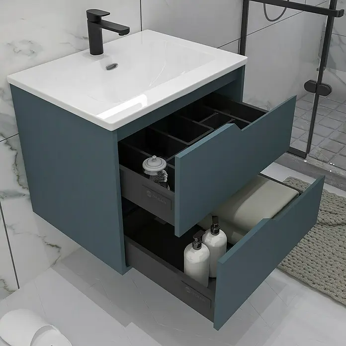 Disbain Conjunto de mueble de baño Casiopea - Ancho: 60 cm, Azul manhatan, 3 pzs. - Un moderno tocador de baño azul con dos cajones abiertos, con un lavabo blanco y grifo negro, perfecto para cualquier baño contemporáneo.