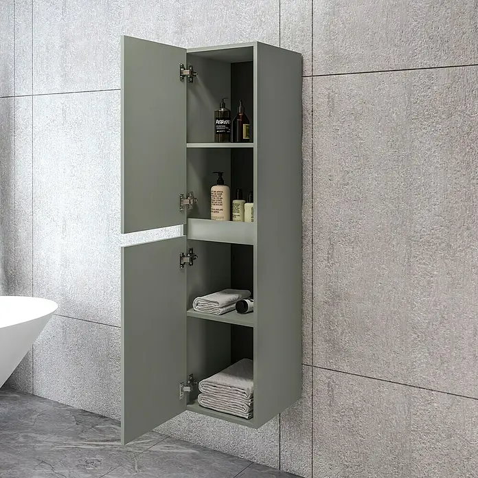 Disbain Armario colgante de baño Kuntur - L x An x Al: 35 x 35 x 140 cm, Verde té - Un gabinete de baño gris con puertas abiertas montado en una pared de azulejos, que muestra toallas y artículos de tocador en sus estantes.