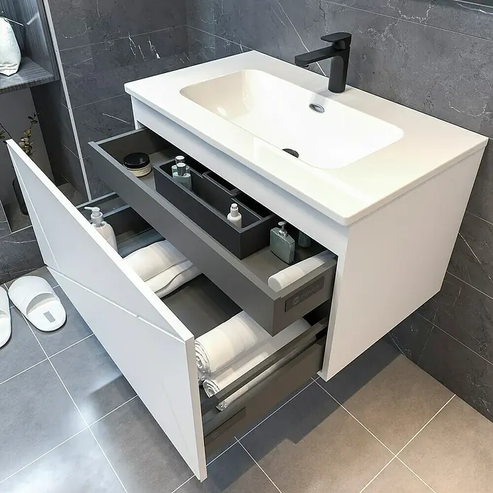 Disbain Conjunto de mueble de baño Lira - Ancho: 80 cm, Blanco, Mate, 2 pzs. - Moderno mueble de lavabo con sistema de cajones abiertos para artículos de baño y toallas. Grifo negro y pared de mármol.