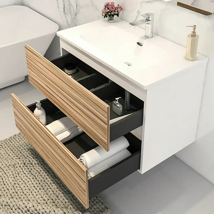 Disbain Conjunto de mueble de baño Vega - Ancho: 80 cm, Blanco/Bambú, 2 pzs. - Un mueble de baño con dos cajones abiertos que revelan toallas y artículos de tocador, muestra un estilo moderno y capacidad de almacenamiento.