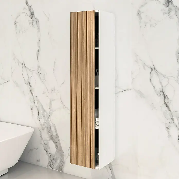 Disbain Armario colgante de baño Vega - L x An x Al: 35 x 35 x 160 cm, Blanco/Bambú - Un elegante mueble de baño blanco con una elegante puerta de madera con ranuras verticales que brinda almacenamiento y estilo a cualquier espacio.