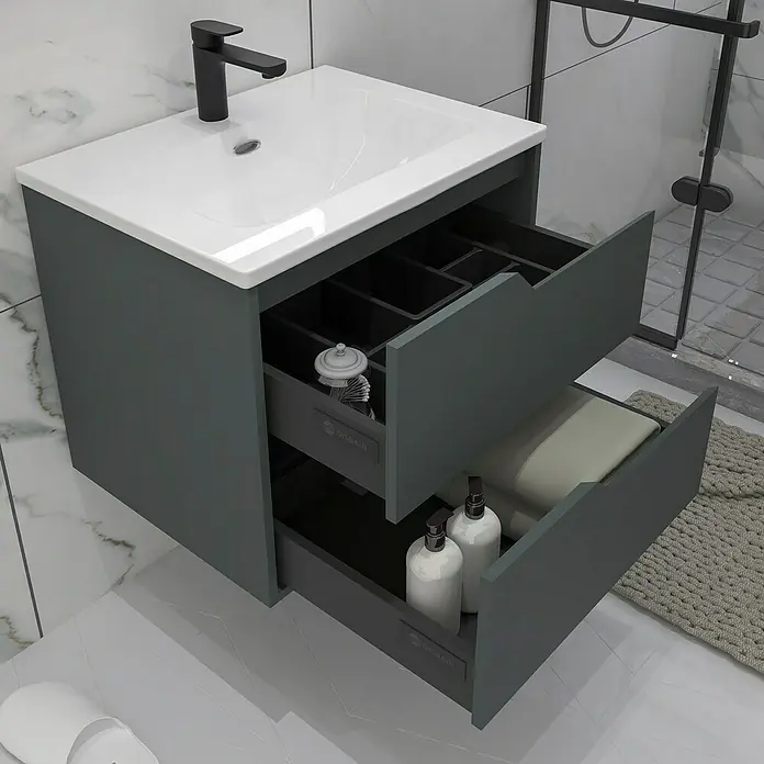 Disbain Conjunto de mueble de baño Casiopea - Ancho: 60 cm, Verde foresta, 3 pzs. - Mueble de baño gris con lavabo y dos cajones abiertos que contienen diversos artículos de baño. Diseño elegante para baños modernos.