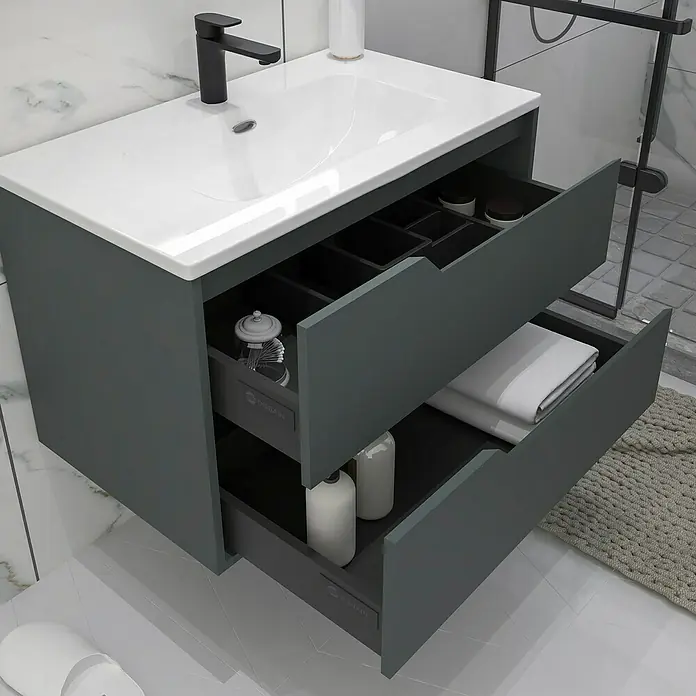 Disbain Conjunto de mueble de baño Casiopea - Ancho: 80 cm, Verde foresta, 3 pzs. - Mueble de baño moderno con lavabo y cajones abiertos que muestran varios elementos básicos y toallas de baño.