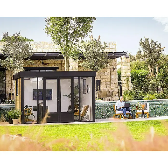Palram – Canopia Caseta de jardín Copenhaguen - Medidas ext. (An x Pr): 351 x 287 cm, Plástico, Negro - Cápsula de oficina exterior con comodidades modernas y un diseño elegante, ideal para un trabajo concentrado en el jardín.