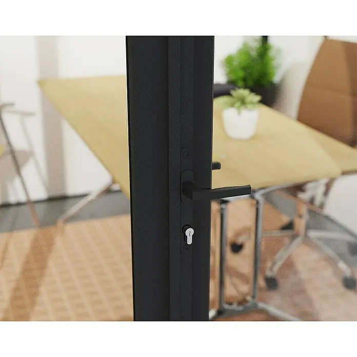 Palram – Canopia Caseta de jardín Copenhaguen - Medidas ext. (An x Pr): 351 x 287 cm, Plástico, Negro - Primer plano de una manija y cerradura negras en una puerta de oficina moderna, que ofrece una visión de un espacio de trabajo luminoso.