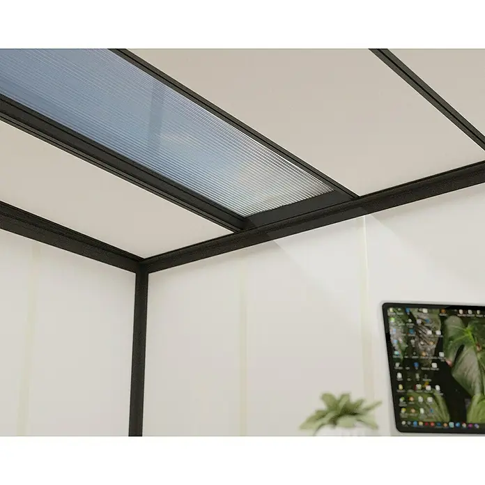Palram – Canopia Caseta de jardín Copenhaguen - Medidas ext. (An x Pr): 351 x 287 cm, Plástico, Negro - Primer plano de una elegante cubierta de patio con paneles translúcidos de policarbonato y un marco negro elegante, creando un ambiente moderno.