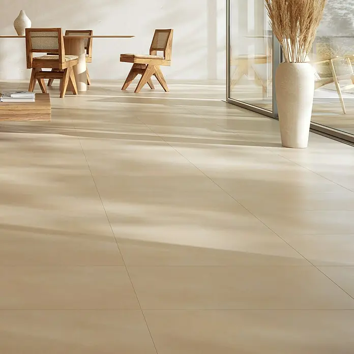 Feinsteinzeugfliese My Style - 30 x 60 cm, Beige, Matt - Ein helles, modernes Interieur mit großen Bodenfliesen, die den Raum optisch vergrößern und für eine elegante Atmosphäre sorgen.