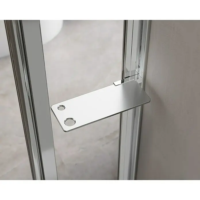 Camargue Varion Duschablage-Set - L x B x H: 2,5 x 11,5 x 21,5 cm, Silber, Glänzend - Nahaufnahme einer eleganten, rechteckigen Duschablage aus glänzendem Metall, die an einer Duschkabine befestigt ist.