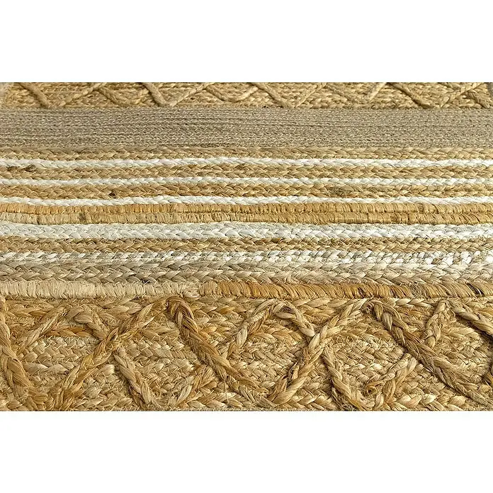 Alfombra de yute París - Natural, 110 x 60 cm, 100% yute - Primer plano de una alfombra de yute tejida con diversos patrones y texturas, creando un ambiente cálido y natural.