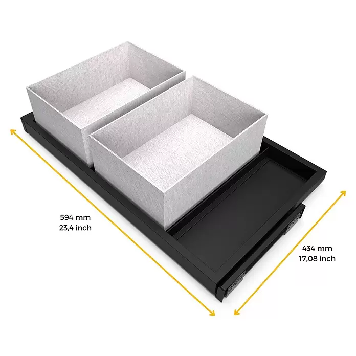 Emuca Ablagefach Hack - Breitenverstellung: 560 mm - 594 mm, Schwarz - Schwarzer Schubladeneinsatz mit zwei hellgrauen Stoffaufbewahrungsboxen, 594 x 434 mm.
