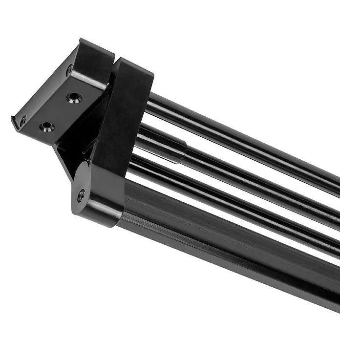 Emuca Kleiderstange ausziehbar - Breitenverstellung: 348 mm - 700 mm, Schwarz - Detailaufnahme einer modernen, schwarzen Handtuchstange mit mehreren Stangen und Halterungen. Das Produkt ist elegant und funktional gestaltet.