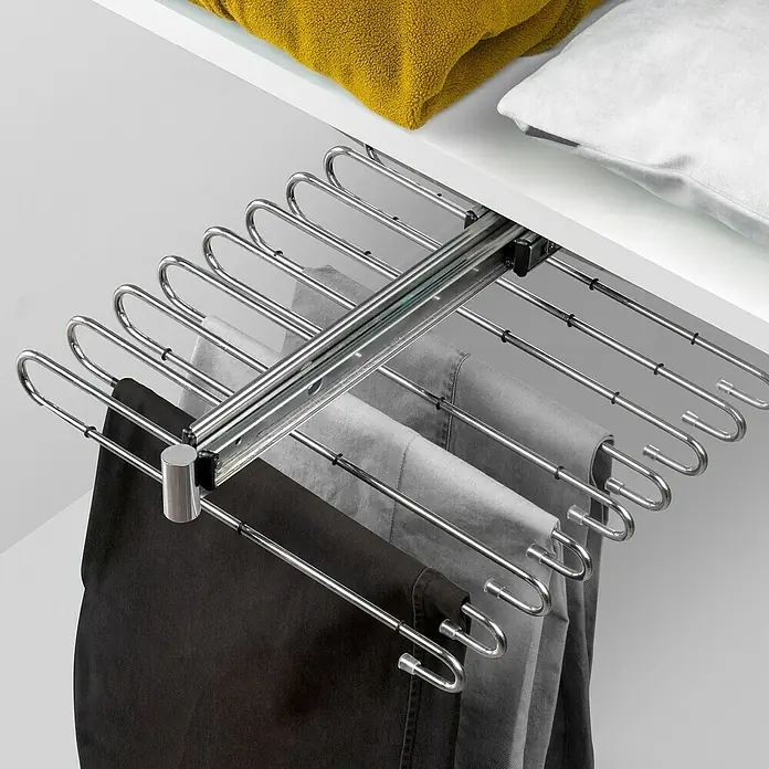 Emuca Hosenauszug - L x B x H: 345 x 470 x 85 mm, Chrome - Hosenaufbewahrung: Ausziehbarer Hosenhalter aus Chrom mit mehreren Bügeln für ordentliche Hosenorganisation im Schrank.