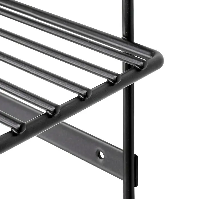 Emuca Wandendhalter für Bügeleisen und Bügelbrett - L x B x H: 200 x 200 x 380 mm, Anthrazitgrau - Nahaufnahme eines schwarzen String-Regals, das modernes Design und Funktionalität für stilvolle Aufbewahrungslösungen vereint.