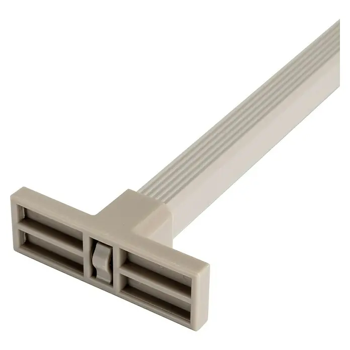 Emuca Hosenhalter Hack - Breitenverstellung: 760 mm - 794 mm, Steingrau - Detailaufnahme eines beigefarbenen Fensterreinigers mit Griff und T-förmigem Aufsatz für streifenfreie Sauberkeit.