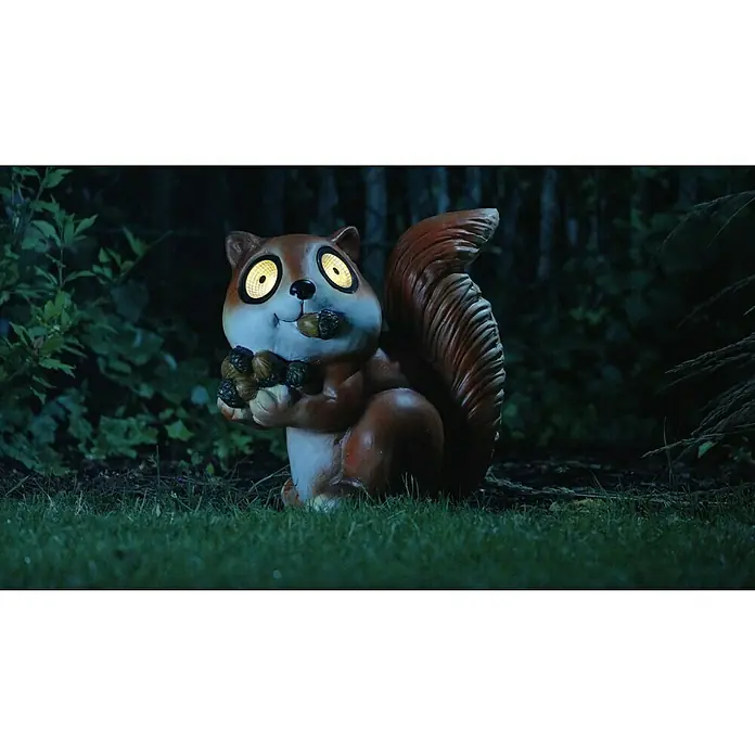 BAUHAUS Solar-Dekoleuchte - Lichtfarbe: Warmweiß, 35,5 x 34,5 x 21 cm, Eichhörnchen mit Nüssen - Eine entzückende Gartendekoration: Eine Eichhörnchenfigur mit leuchtenden Augen, die eine Handvoll Eicheln hält, bringt Freude in jeden Außenbereich.