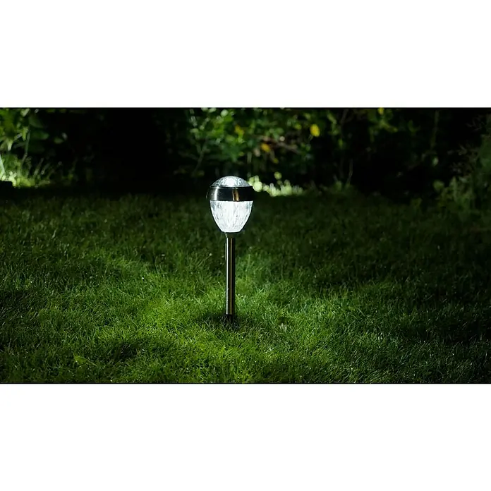 BAUHAUS Solar-Erdspieß LED - Silber, 6 lm - Gartenleuchte mit LED im Rasen.