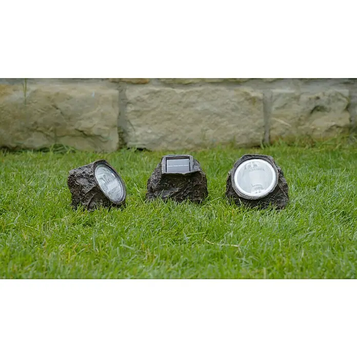BAUHAUS Lámpara decorativa solar Rock - LED - Tres luces solares de piedra sobre el césped, que ofrecen iluminación natural de jardín y se mezclan armoniosamente con el entorno.