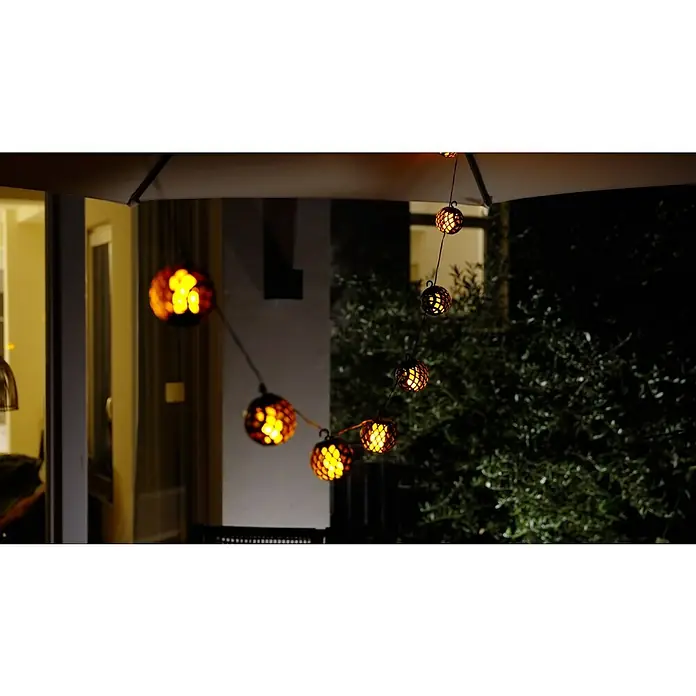 BAUHAUS Solar-Lichterkette Flame - Länge: 4,1 m, LED, Lichtfarbe: Gelb - Dekorative Lichterkette mit warm leuchtenden Kugeln, die eine stimmungsvolle Atmosphäre im Außenbereich erzeugt. Perfekt für Gartenpartys!