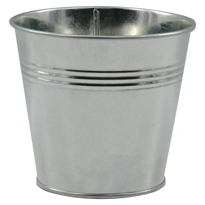 Übertopf rund - Ø x H: 14 x 12,5 cm, Silber, Metall, Glänzend - Nahaufnahme eines Zinkeimers, ideal für Gartenarbeit oder als dekoratives Element, mit schlichter Eleganz und praktischer Funktionalität.