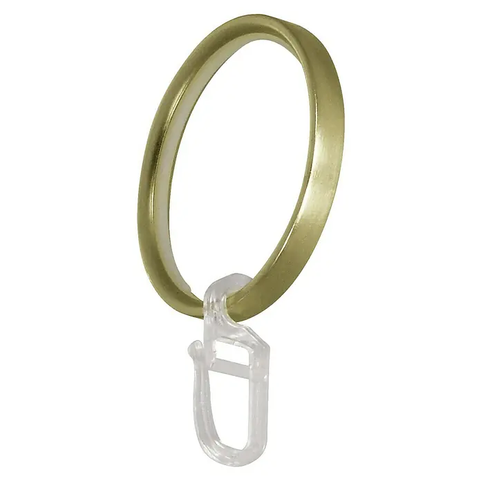 Expo Ambiente Gardinenring - Mit Faltenhaken, 8 Stk., Messingoptik matt - Nahaufnahme eines goldenen Gardinenrings mit einem transparenten Kunststoffclip für eine einfache Gardinenbefestigung.