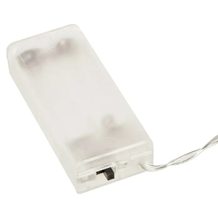Tween Light Guirnalda luminosa LED de estrellas iridiscentes - Para interior, Color de luz: Blanco cálido, Número de bombillas: 10 ud., Funciona con pilas - Una caja de batería blanca lechosa con un interruptor lateral y un cable blanco que sale para su uso.