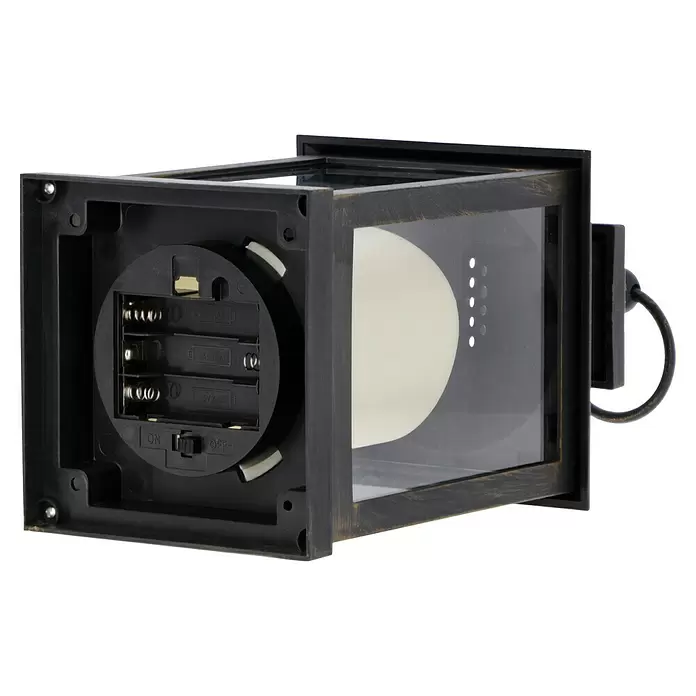 LED-Laterne - 10 x 10 x 24,5 cm, Schwarz - Dunkle Zierlaterne mit offenem Batteriefach für drei AAA-Batterien, Ein-/Ausschalter und weißer Kerze.