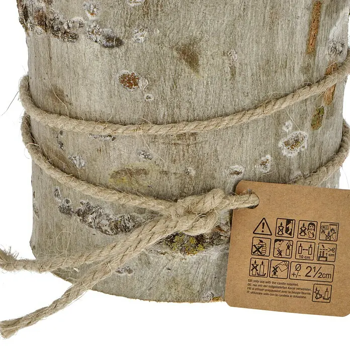 Windlicht mit Kerze - Weiß/Natur, Ø x H: 16 x 16 cm - Kerzenhalter aus Baumrinde mit Hinweisschild zum Gebrauch der mitgelieferten Kerze.